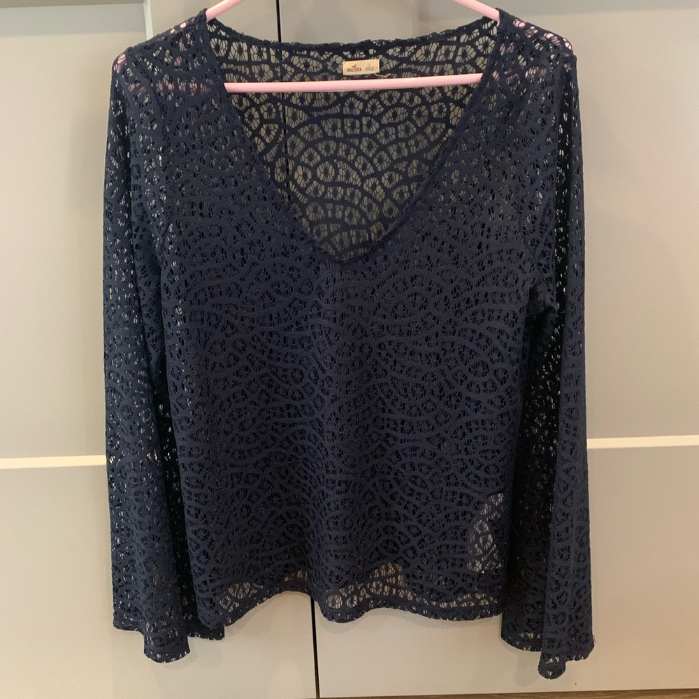 💥HP💥 Hollister long flared sleeve shirt